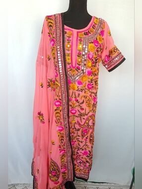 Elegant Coral Pink Embroidered Phulkari Kurta And Dupatta